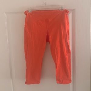 Lululemon salmon colored capri size 10. GUC